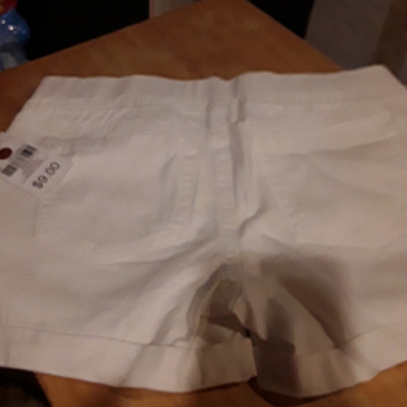 NWT - LEI WHITE DORM SHORTS. PULL ON SHORTS. - Picture 4 of 5